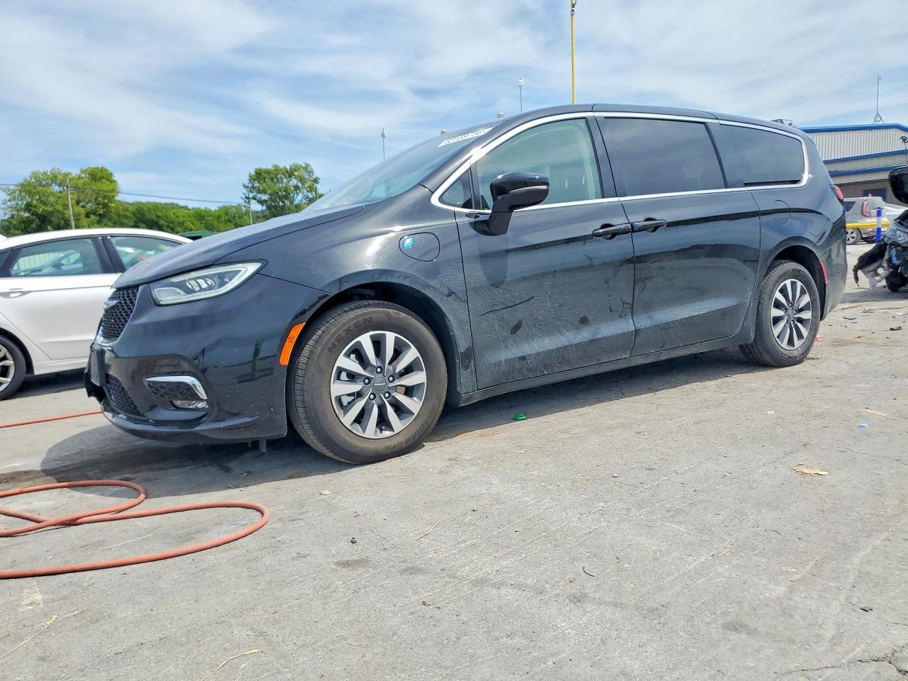 2C4RC1L74NR105733 · 2022 CHRYSLER PACIFICA