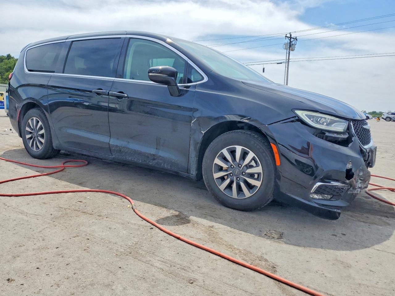 2C4RC1L74NR105733 · 2022 CHRYSLER PACIFICA · 4/13