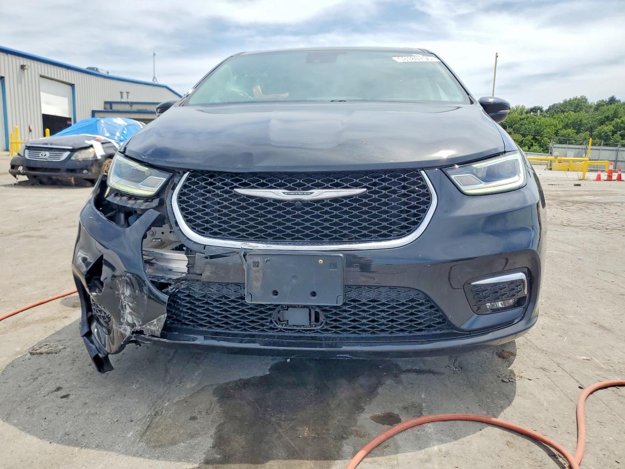 2C4RC1L74NR105733 · 2022 CHRYSLER PACIFICA · 5/13