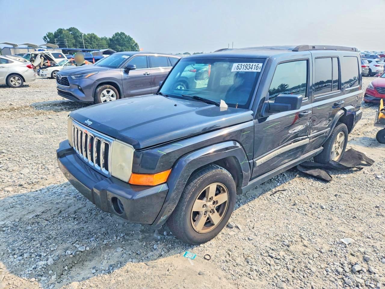 1J8HG48K18C212811 · 2008 JEEP COMMANDER
