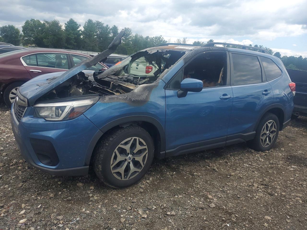 JF2SKAEC8KH528886 · 2019 SUBARU FORESTER