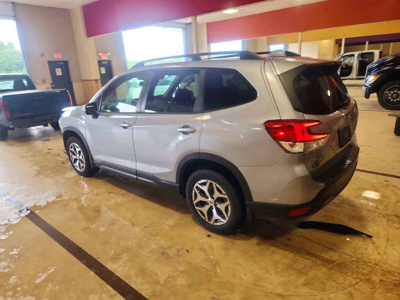 JF2SKAJC1LH601863 · 2020 SUBARU FORESTER · 2/12