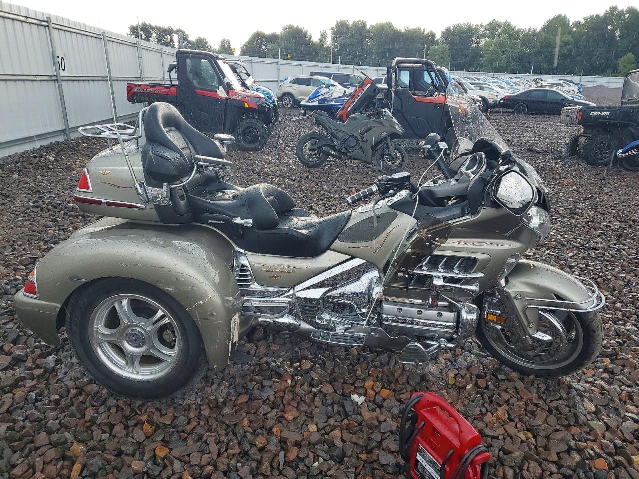 1HFSC47093A200151 · 2003 HONDA GL1800
