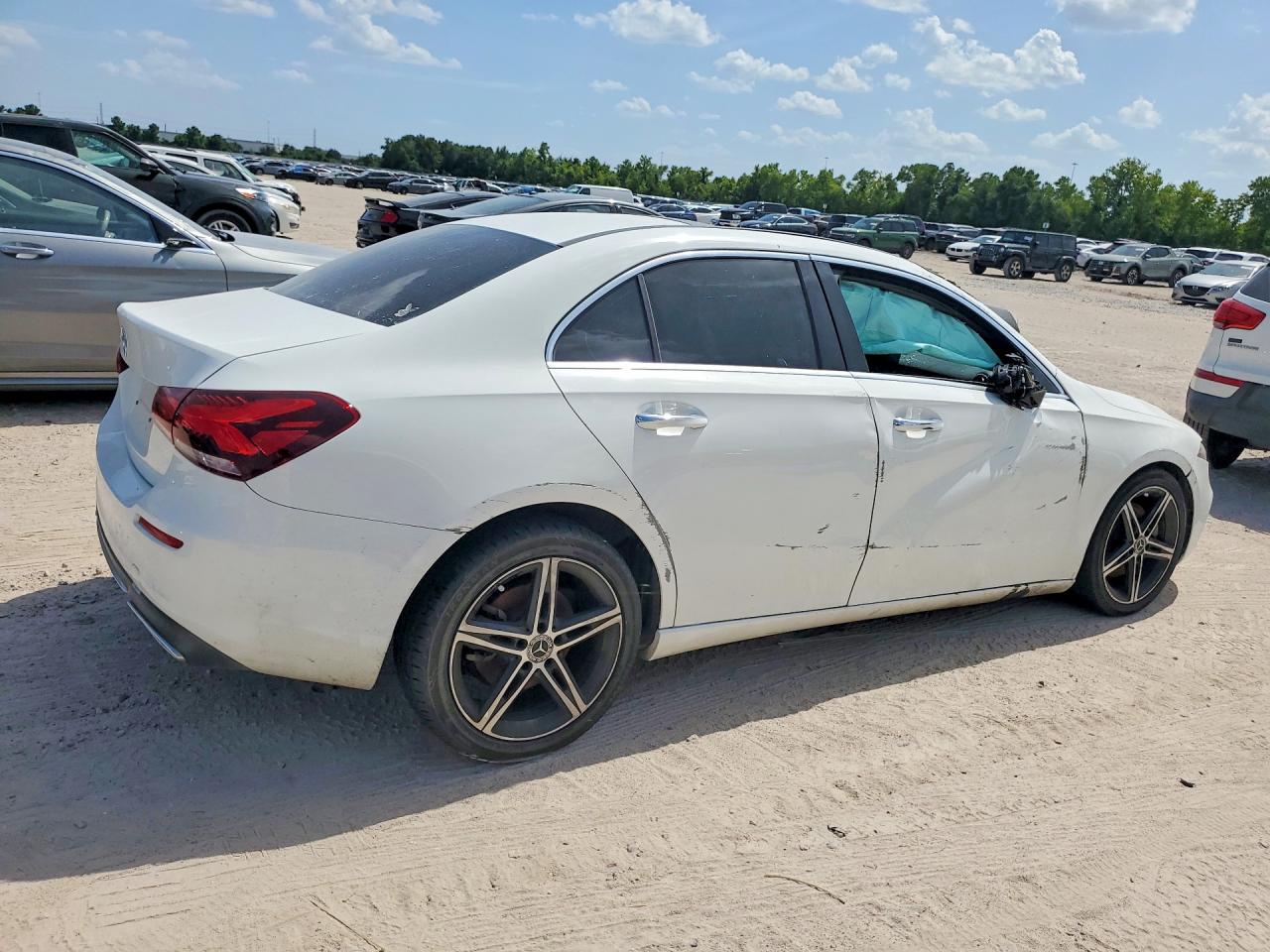 WDD3G4EB4KW015634 · 2019 MERCEDES-BENZ A · 3/12