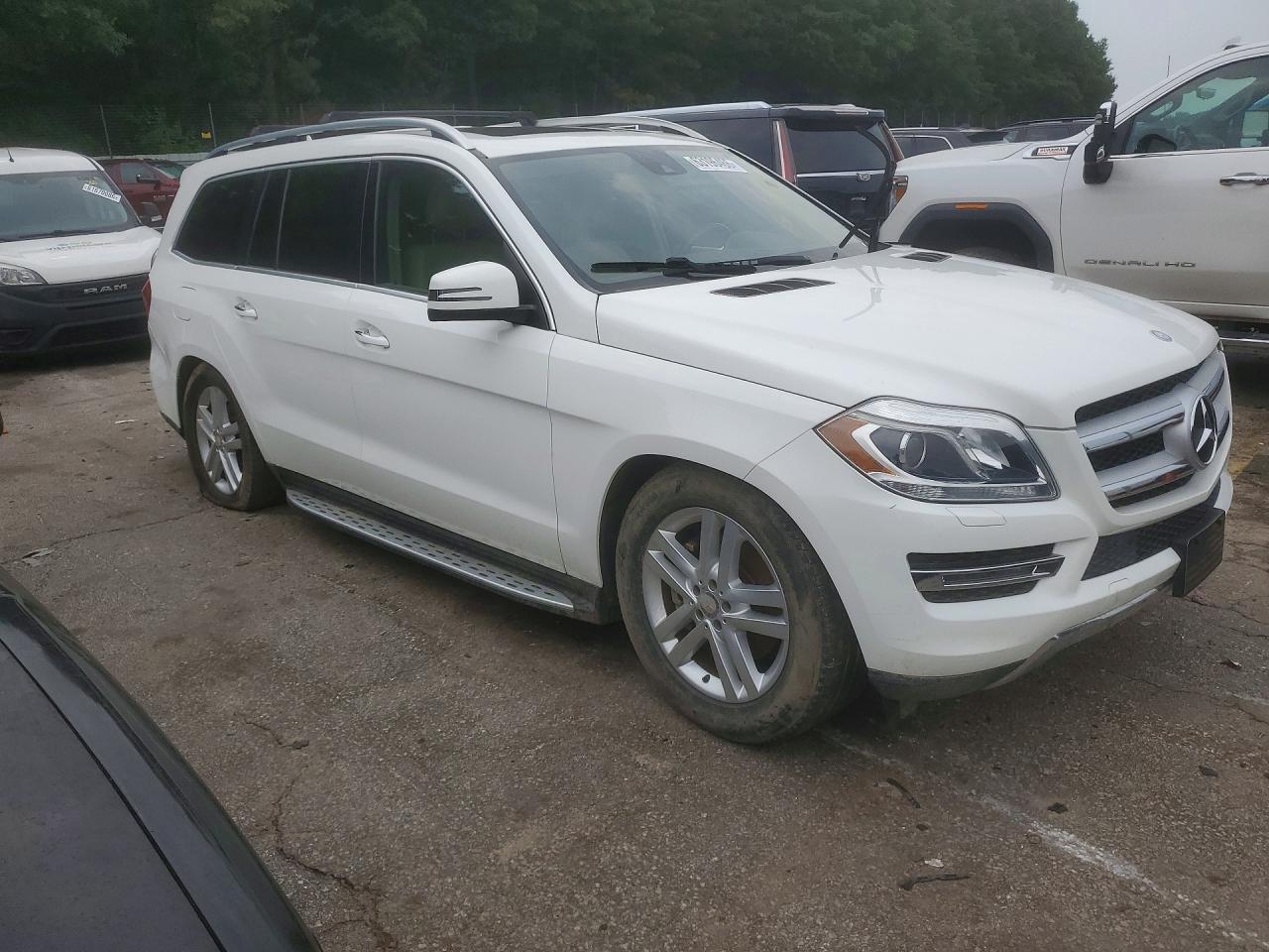 4JGDF6EE9GA685509 · 2016 MERCEDES-BENZ GL · 4/13