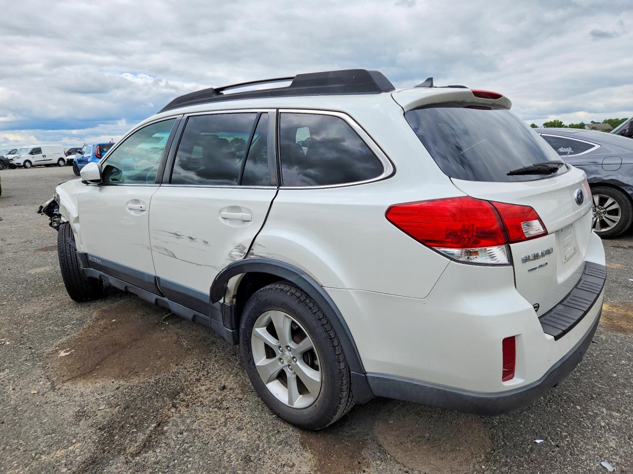 4S4BRBKC6D3321266 · 2013 SUBARU OUTBACK · 2/14