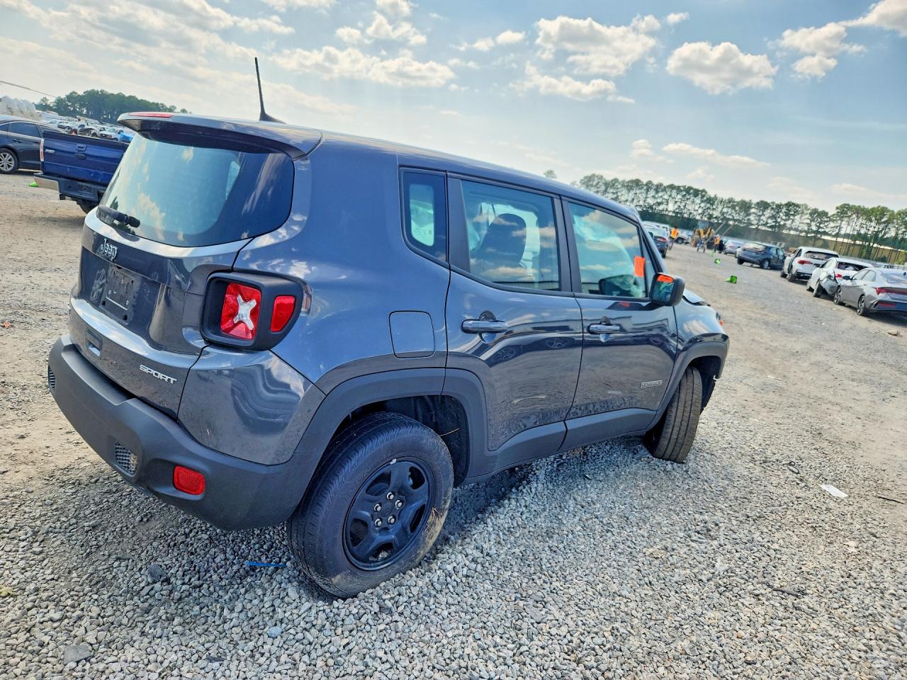 ZACNJDA11NPP00593 · 2022 JEEP RENEGADE · 3/13