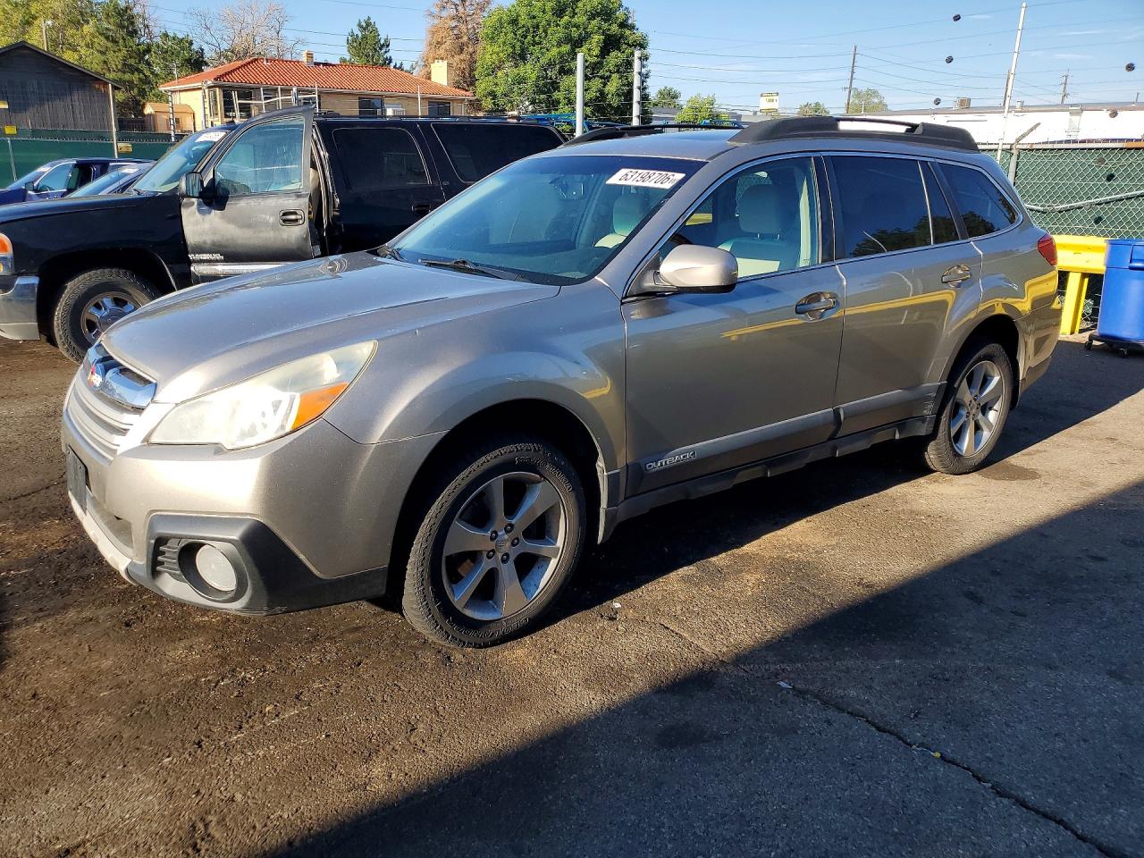 4S4BRBLC8E3267548 · 2014 SUBARU OUTBACK