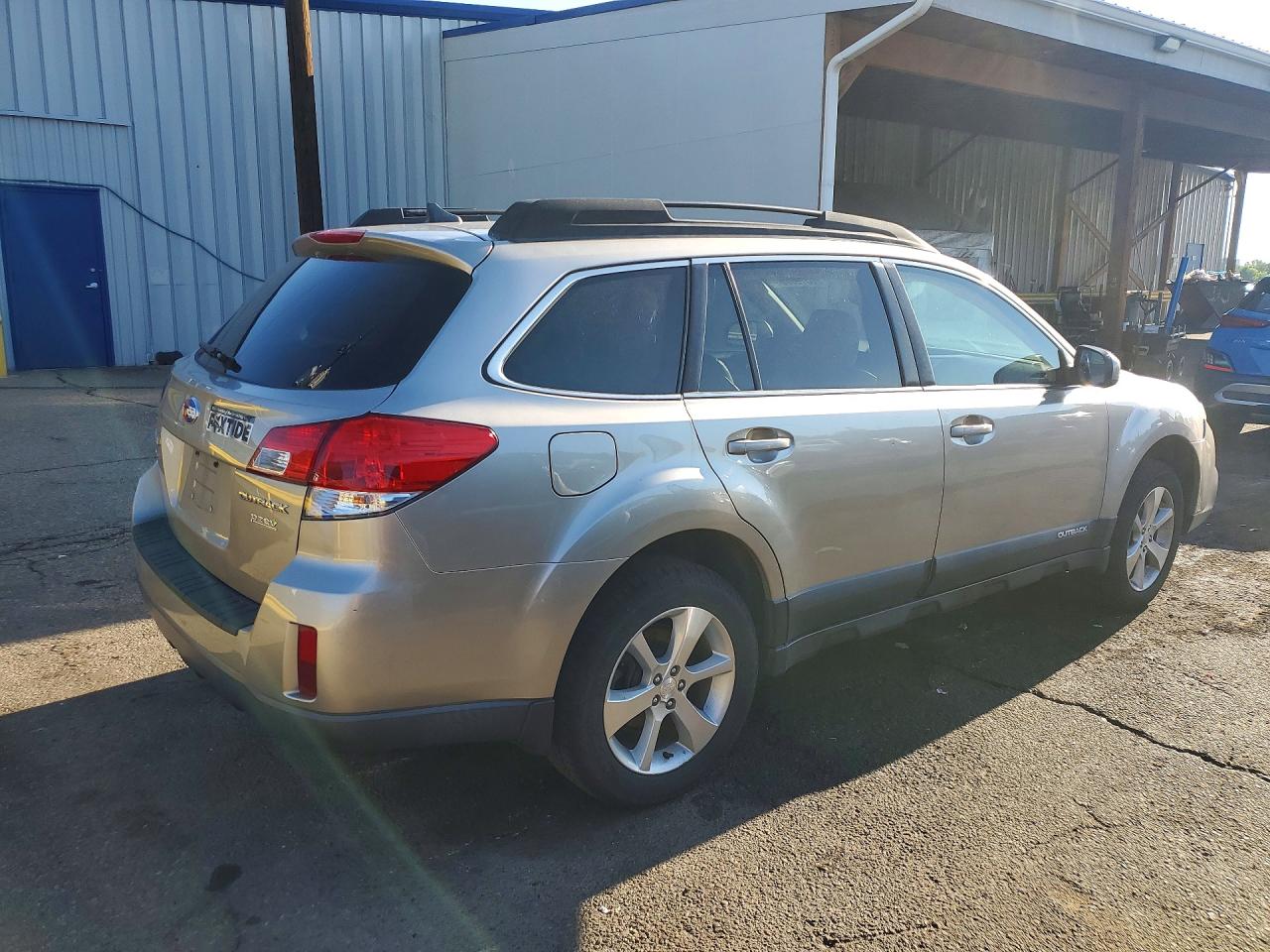 4S4BRBLC8E3267548 · 2014 SUBARU OUTBACK · 3/12