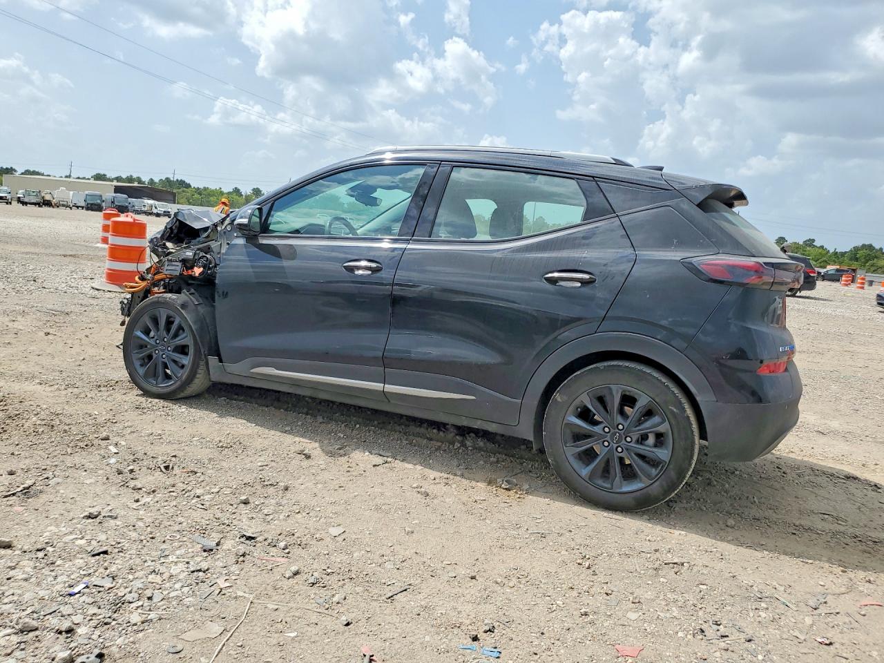 1G1FZ6S03N4105446 · 2022 CHEVROLET BOLT EUV · 2/13