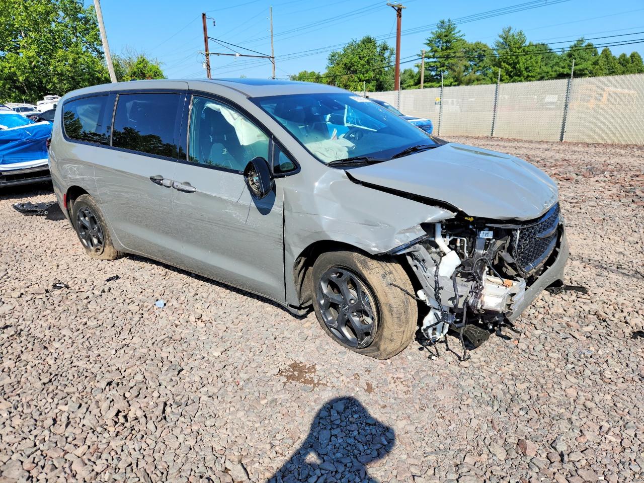 2C4RC1S71PR562875 · 2023 CHRYSLER PACIFICA · 4/14
