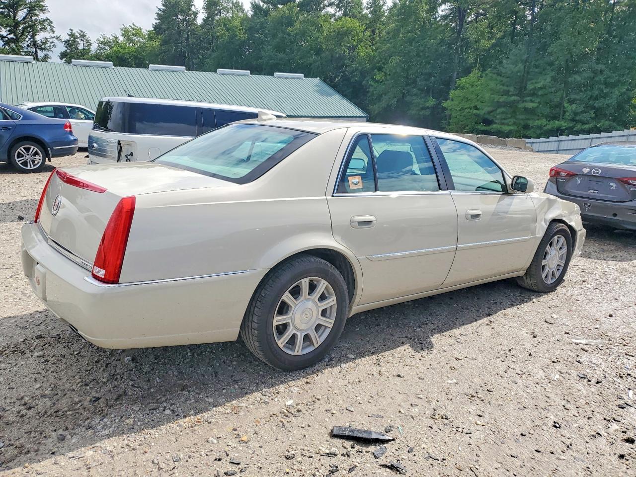 1G6KA5E62BU105167 · 2011 CADILLAC DTS · 3/12