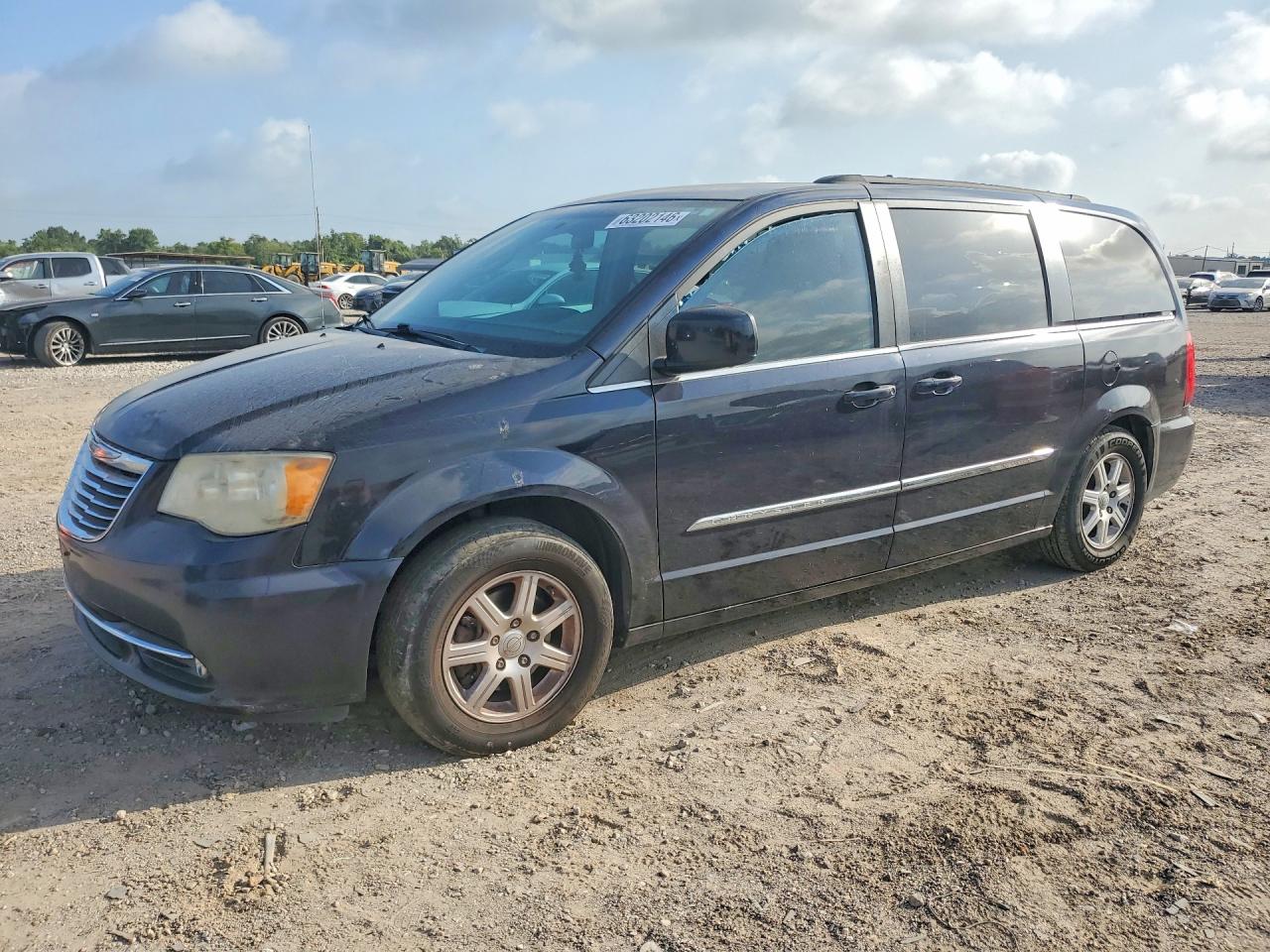 2A4RR5DG4BR604798 · 2011 CHRYSLER TOWN & COUNTRY