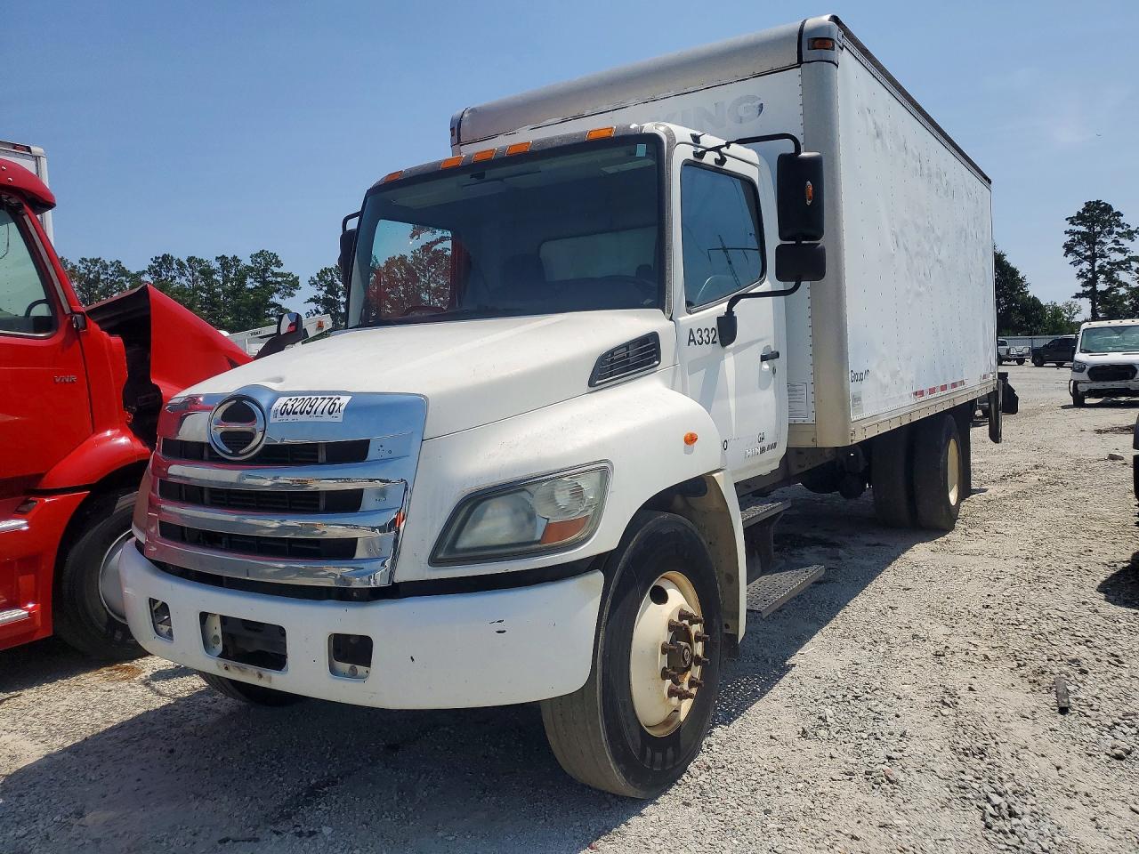 2013 HINO HINO 268