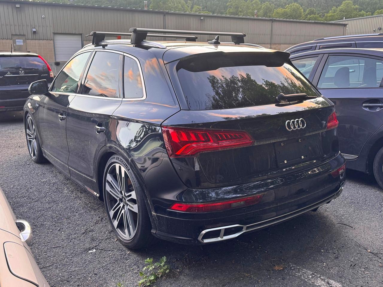 WA1A4BFY2J2020221 · 2018 AUDI SQ5 · 3/10