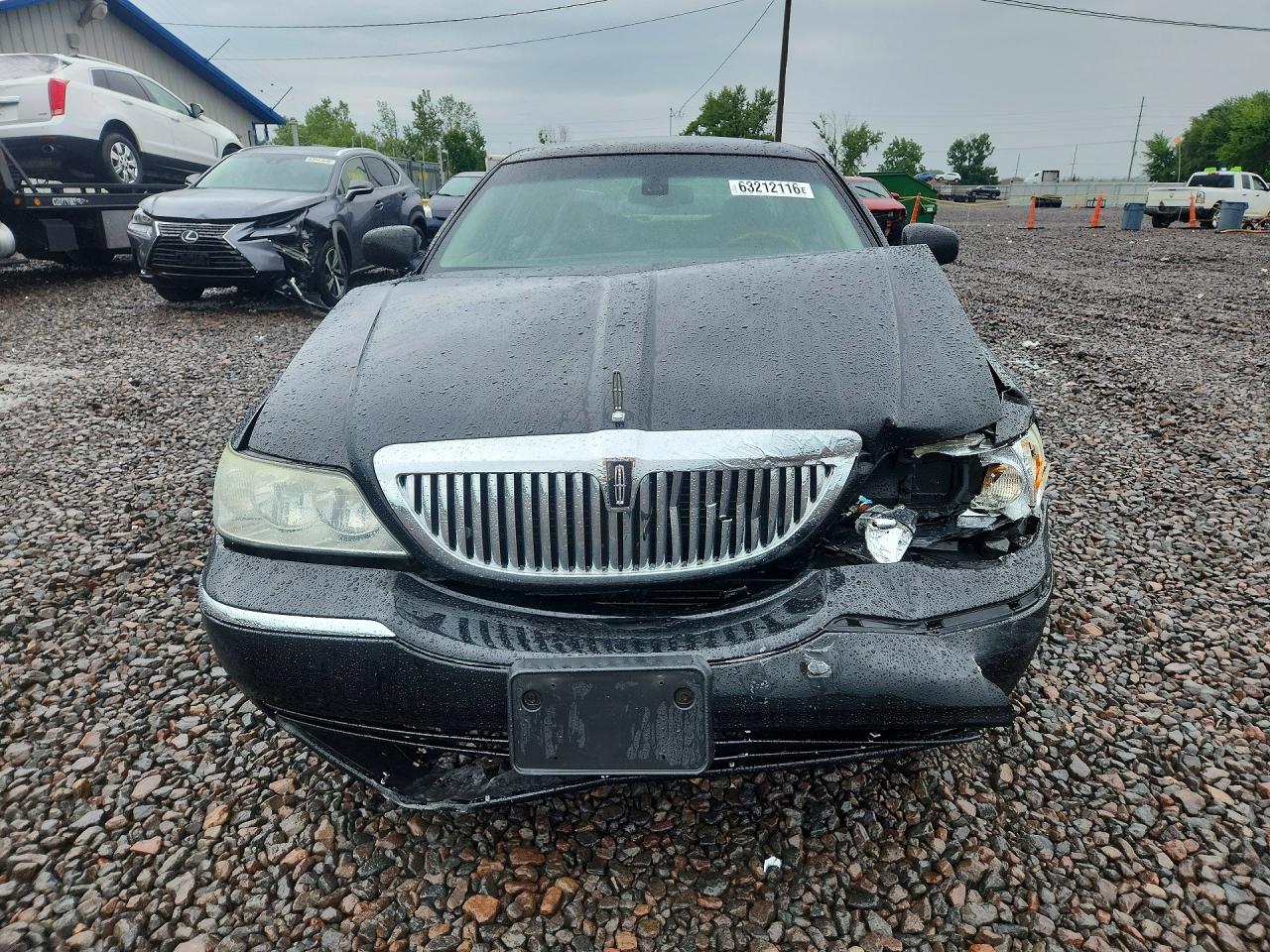 1LNHM82W43Y703335 · 2003 LINCOLN TOWN CAR · 5/12