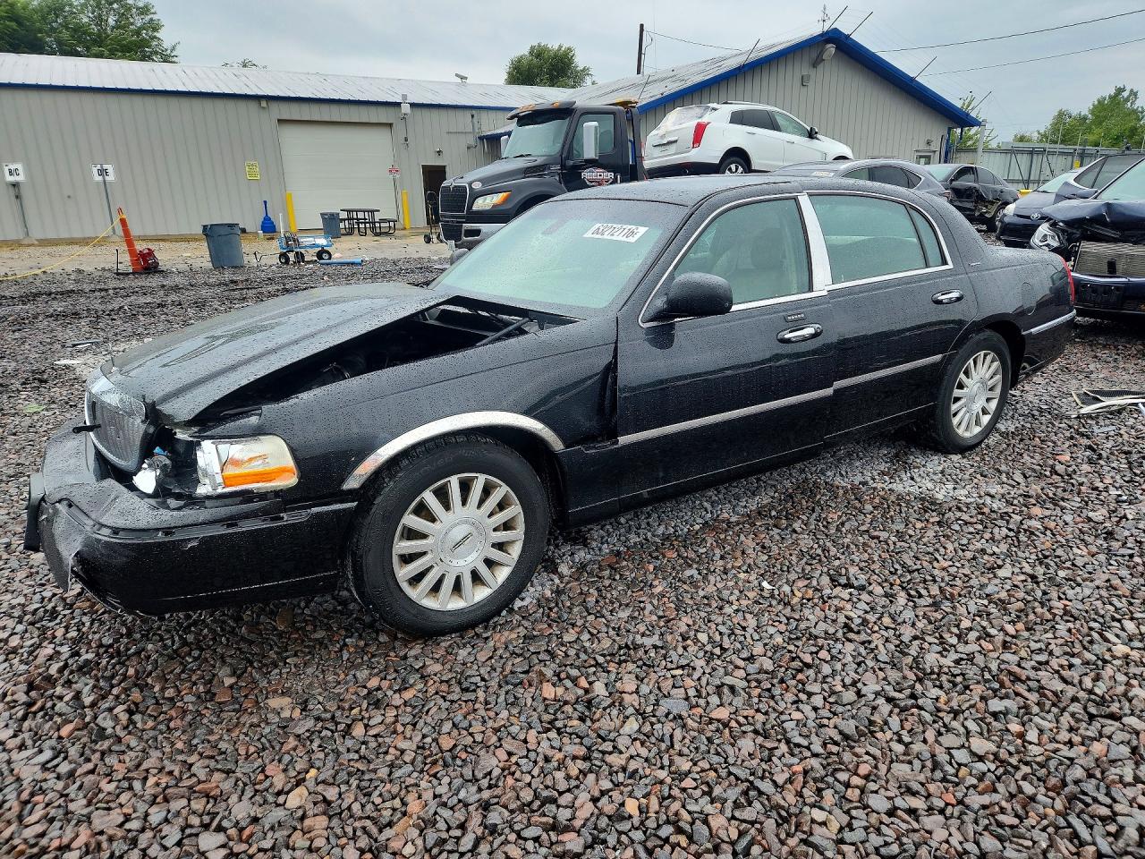 1LNHM82W43Y703335 · 2003 LINCOLN TOWN CAR