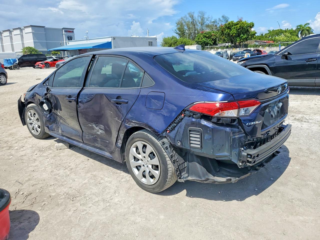 5YFEPMAE7NP307391 · 2022 TOYOTA COROLLA · 2/13