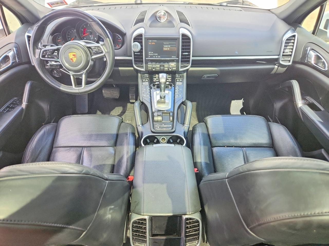 WP1AA2A23GLA06105 · 2016 PORSCHE CAYENNE · 8/13