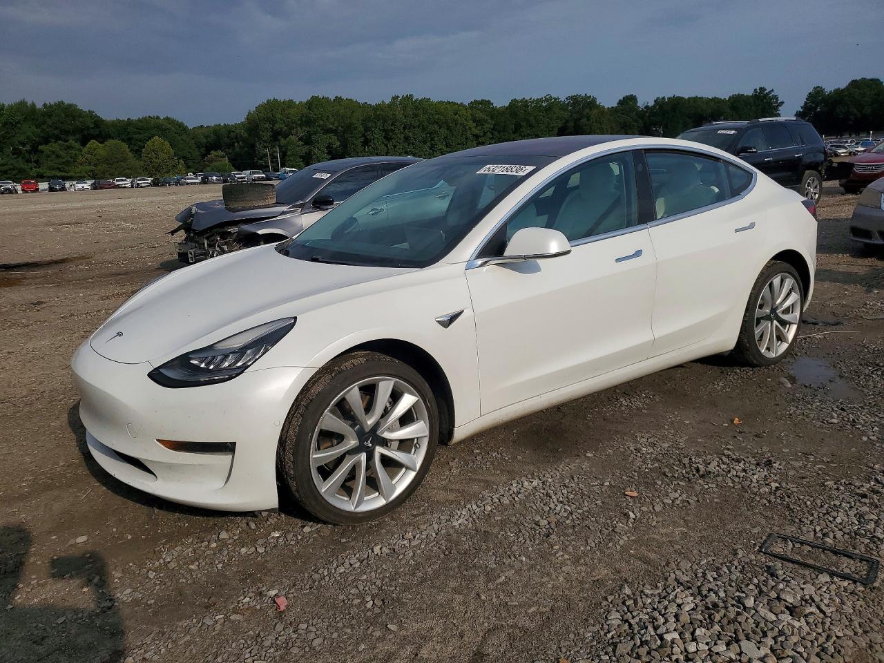 5YJ3E1EA6JF169657 · 2018 TESLA MODEL 3
