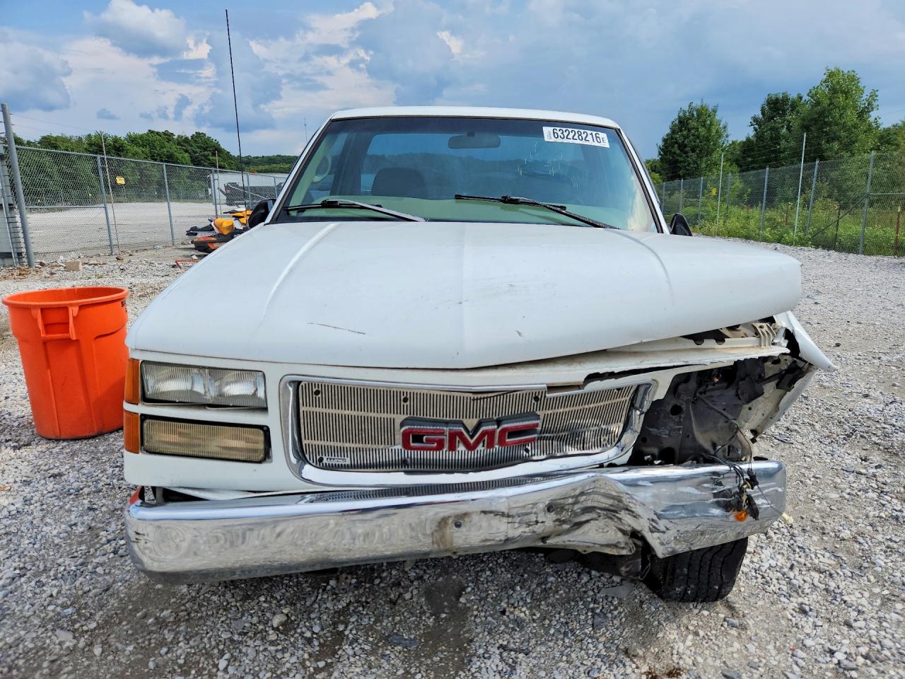 1GTGC24R5VZ534205 · 1997 GMC SIERRA · 5/12