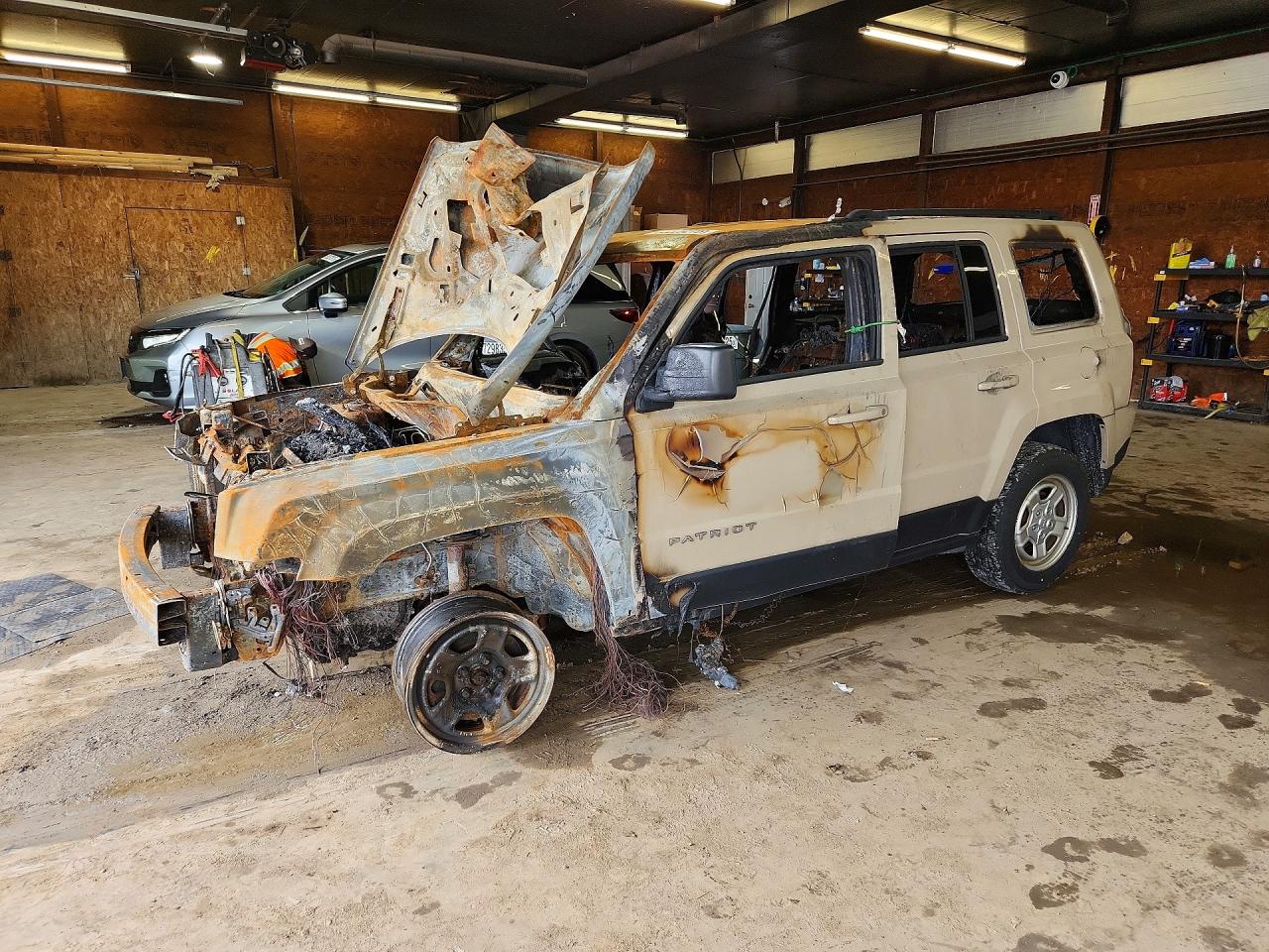 1C4NJRBB6HD139169 · 2017 JEEP PATRIOT