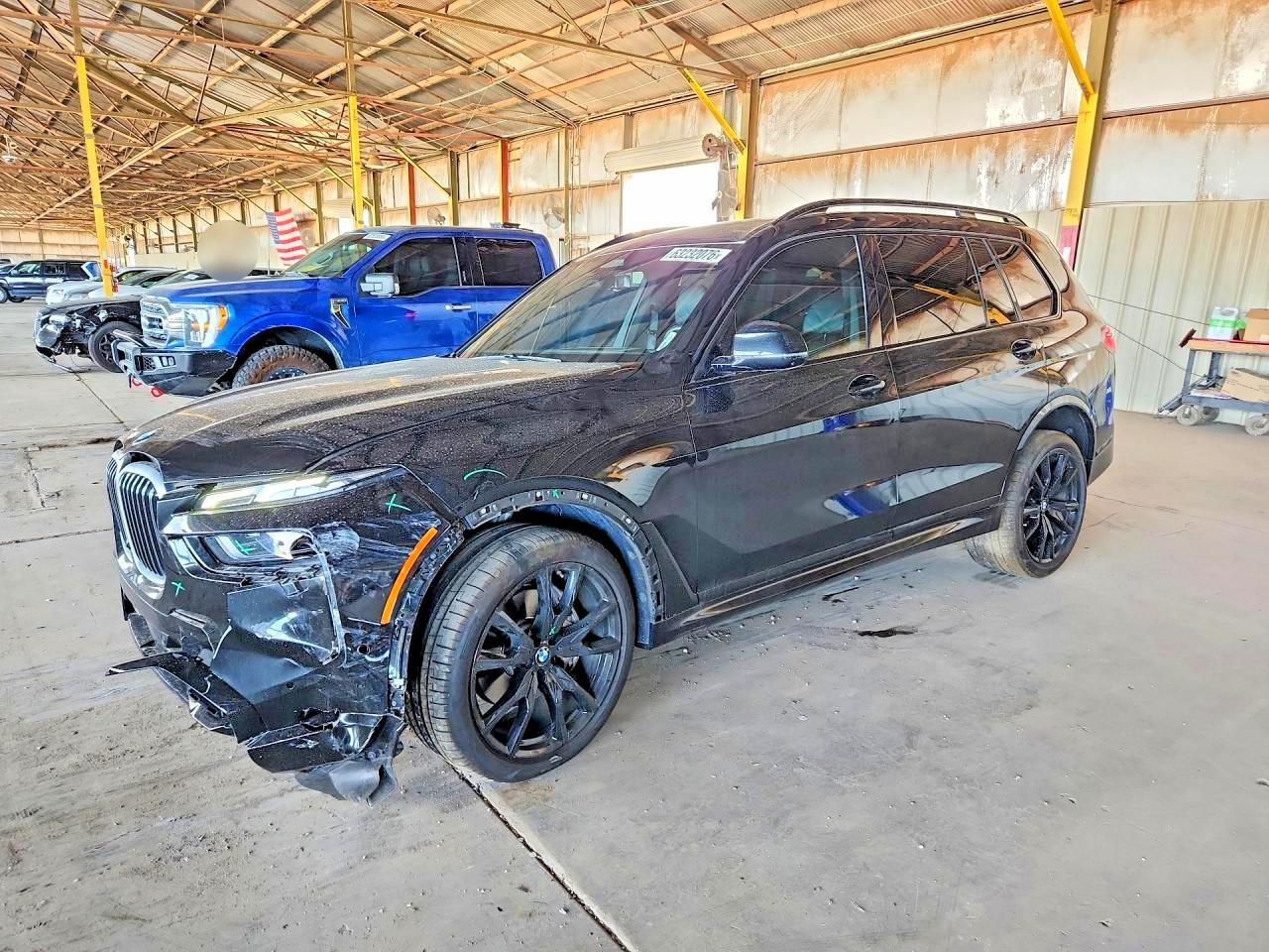 2023 BMW X7