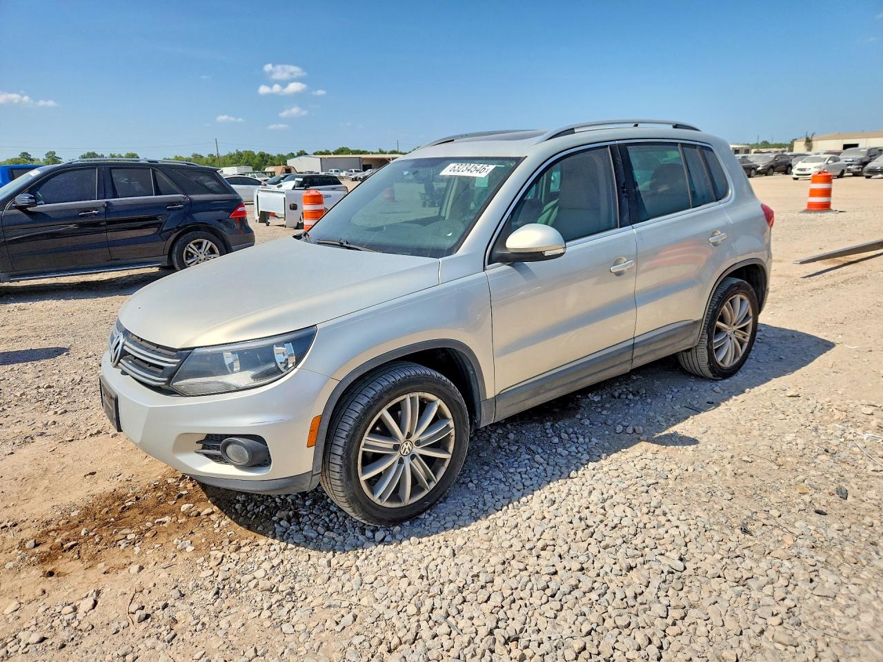 WVGAV7AX0FW563125 · 2015 VOLKSWAGEN TIGUAN