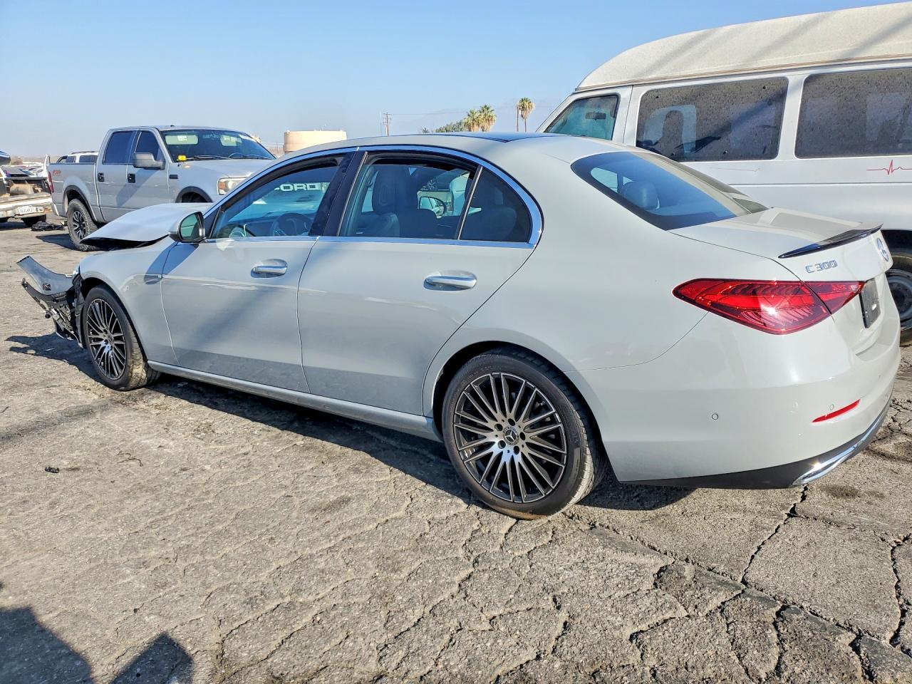 W1KAF4GB0SR239280 · 2025 MERCEDES-BENZ C · 2/11