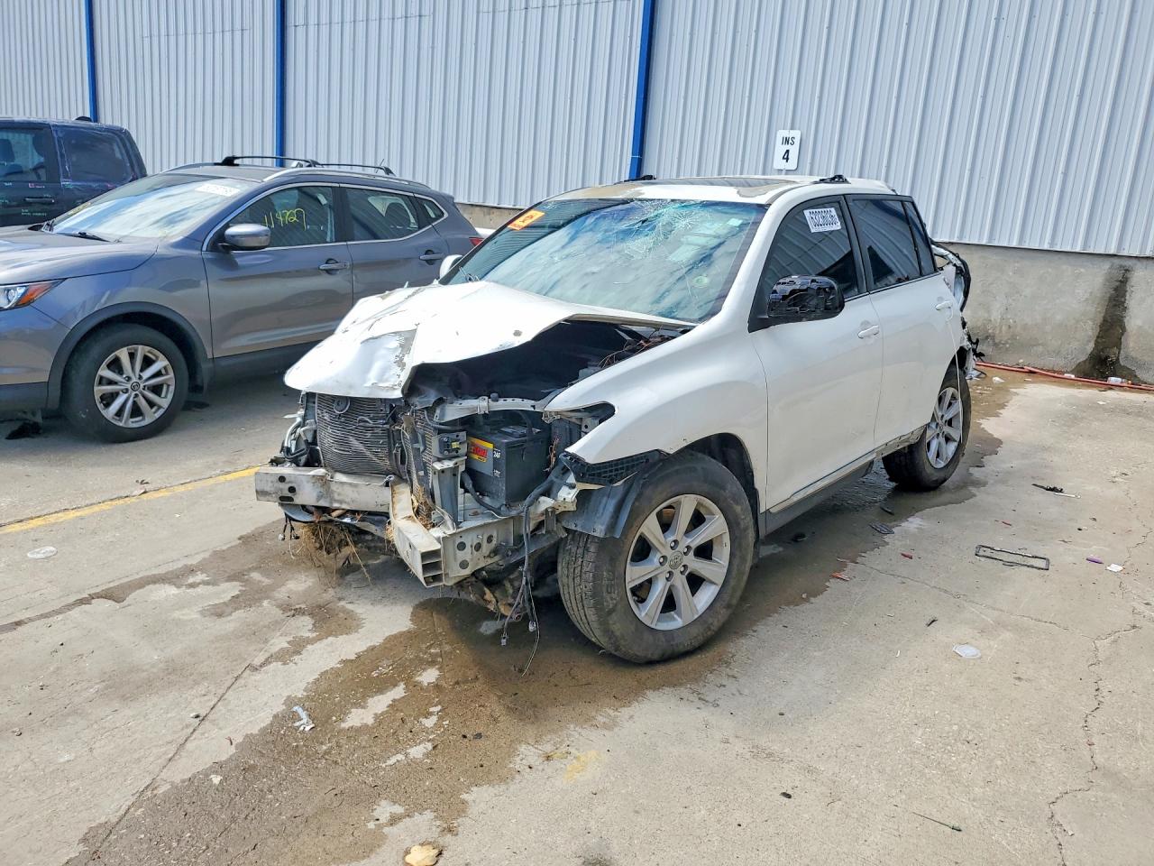 5TDBK3EHXDS219361 · 2013 TOYOTA HIGHLANDER