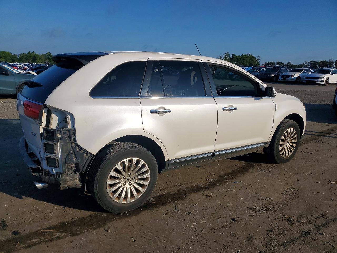 2LMDJ6JK6EBL00357 · 2014 LINCOLN MKX · 3/13