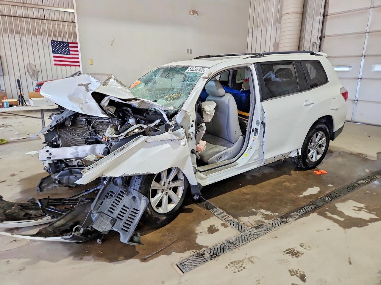 5TDBK3EH5CS100177 · 2012 TOYOTA HIGHLANDER