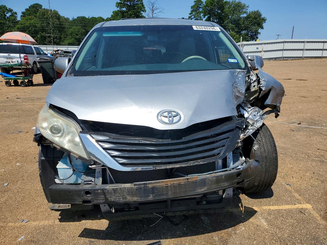 5TDKK3DC2ES478188 · 2014 TOYOTA SIENNA · 5/13