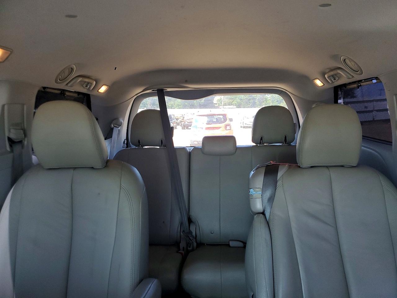 5TDKK3DC2ES478188 · 2014 TOYOTA SIENNA · 10/13