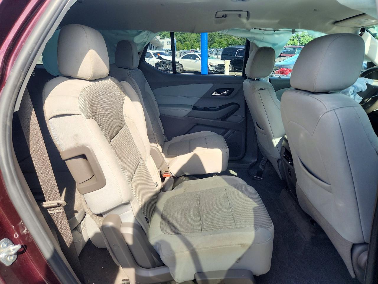 1GNEVGKW5KJ153298 · 2019 CHEVROLET TRAVERSE · 10/12