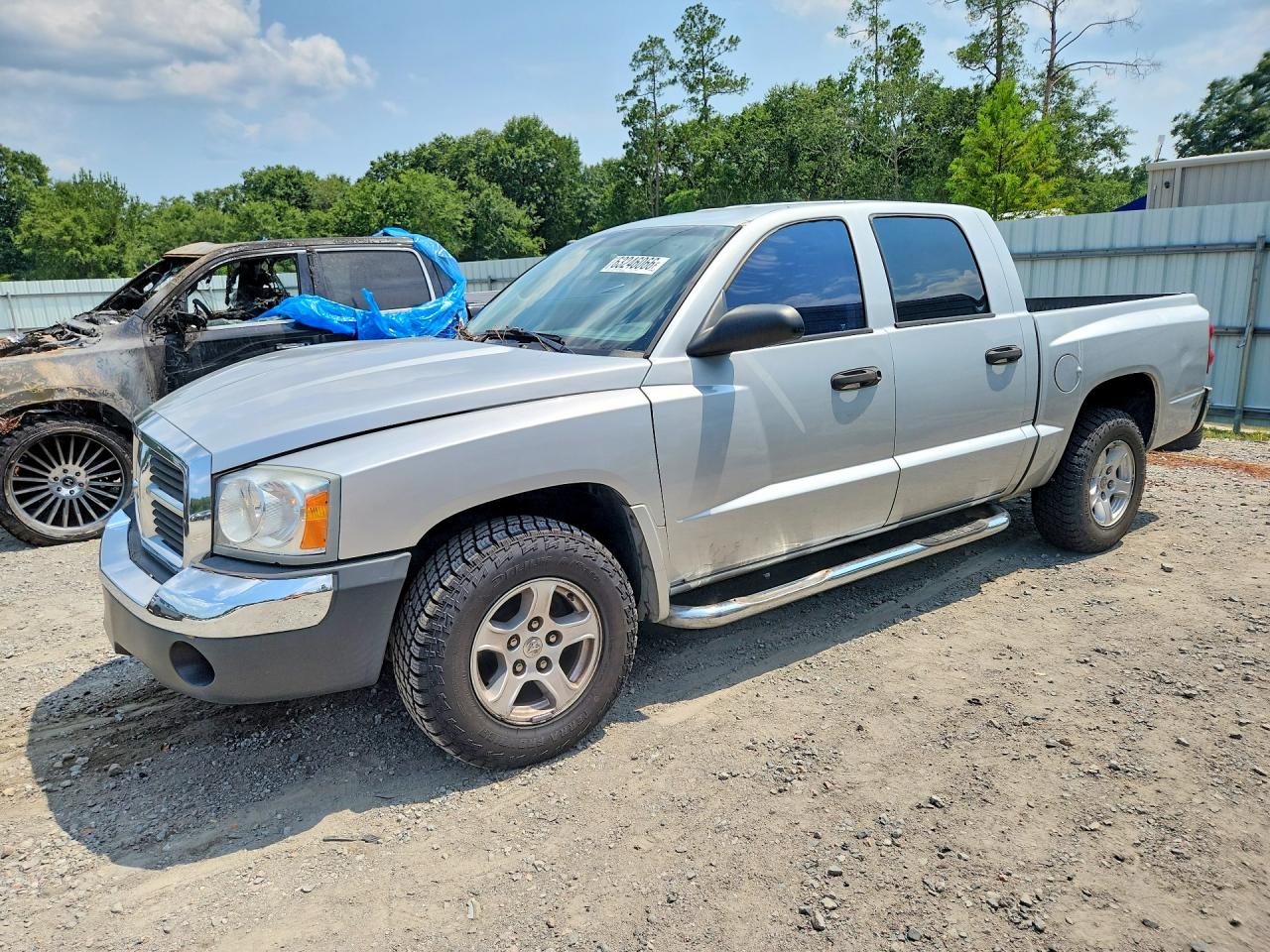 1D7HE48K45S353585 · 2005 DODGE DAKOTA