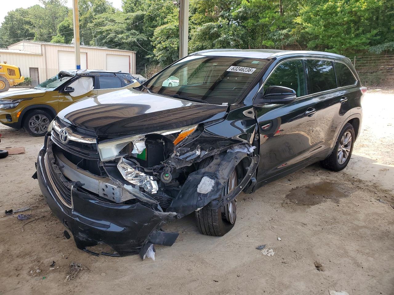 5TDKKRFH0FS065568 · 2015 TOYOTA HIGHLANDER