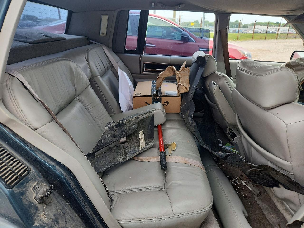 1G6CD53B8N4271435 · 1992 CADILLAC DEVILLE · 10/12