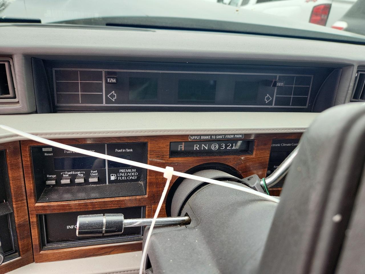 1G6CD53B8N4271435 · 1992 CADILLAC DEVILLE · 9/12