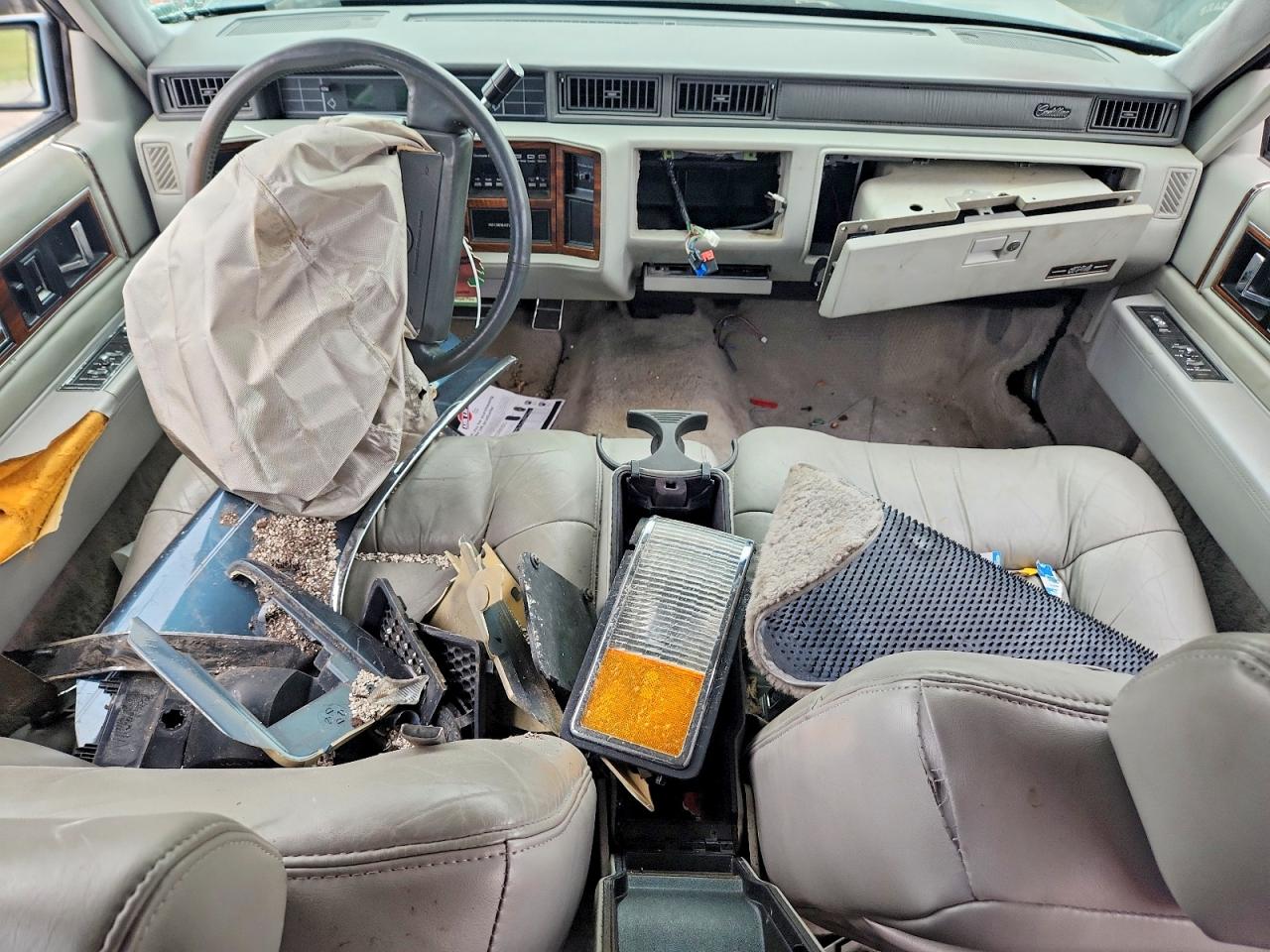 1G6CD53B8N4271435 · 1992 CADILLAC DEVILLE · 8/12
