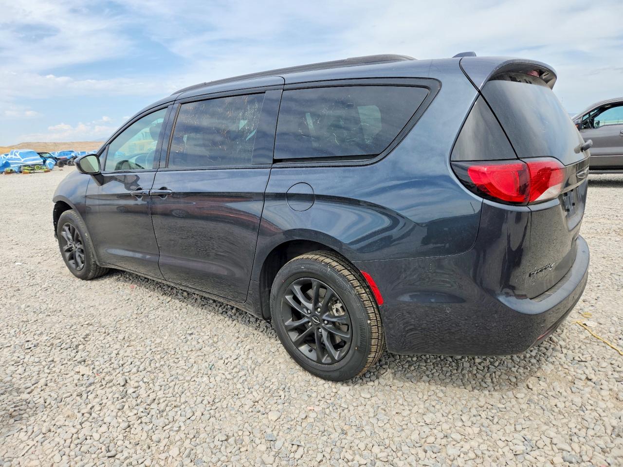 2C4RC3BG4LR282745 · 2020 CHRYSLER PACIFICA · 2/13