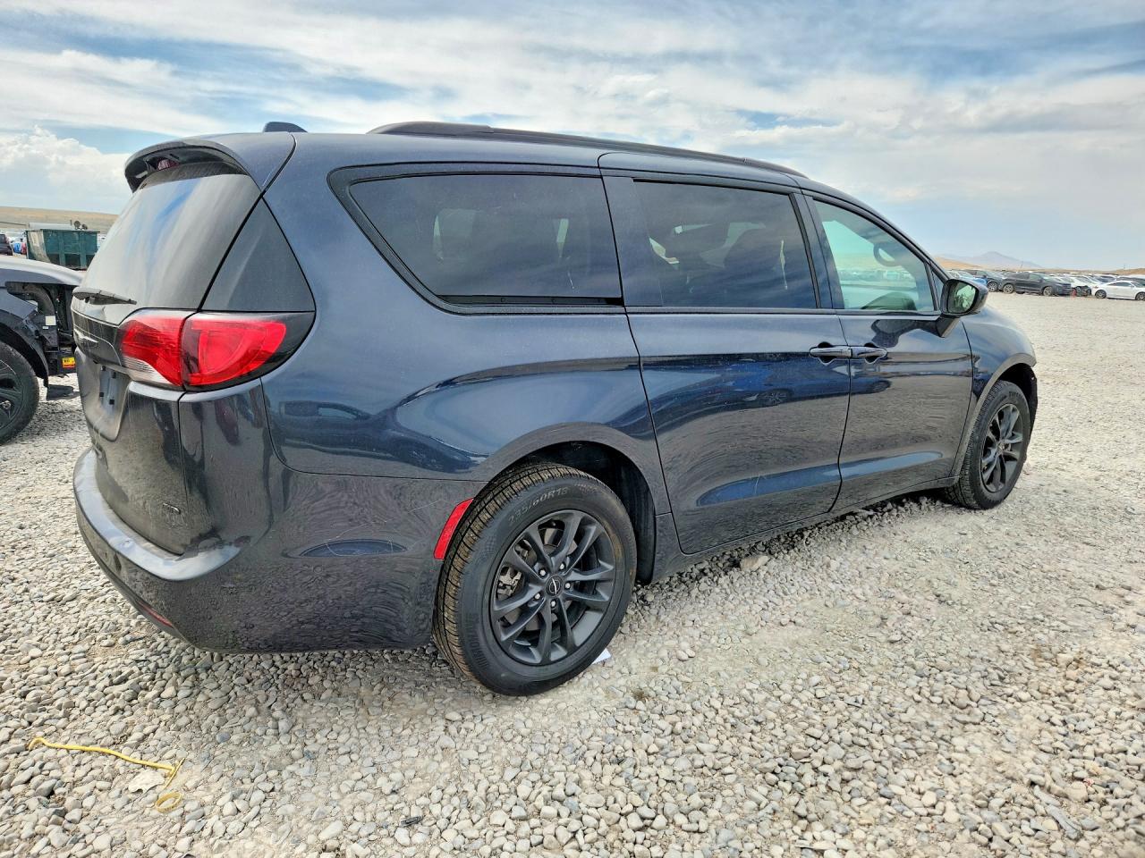 2C4RC3BG4LR282745 · 2020 CHRYSLER PACIFICA · 3/13