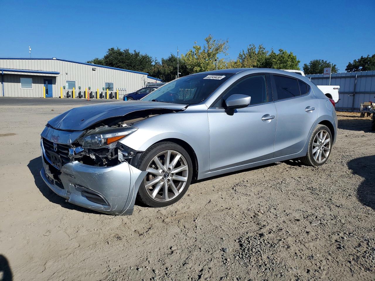 3MZBN1L74HM109852 · 2017 MAZDA 3