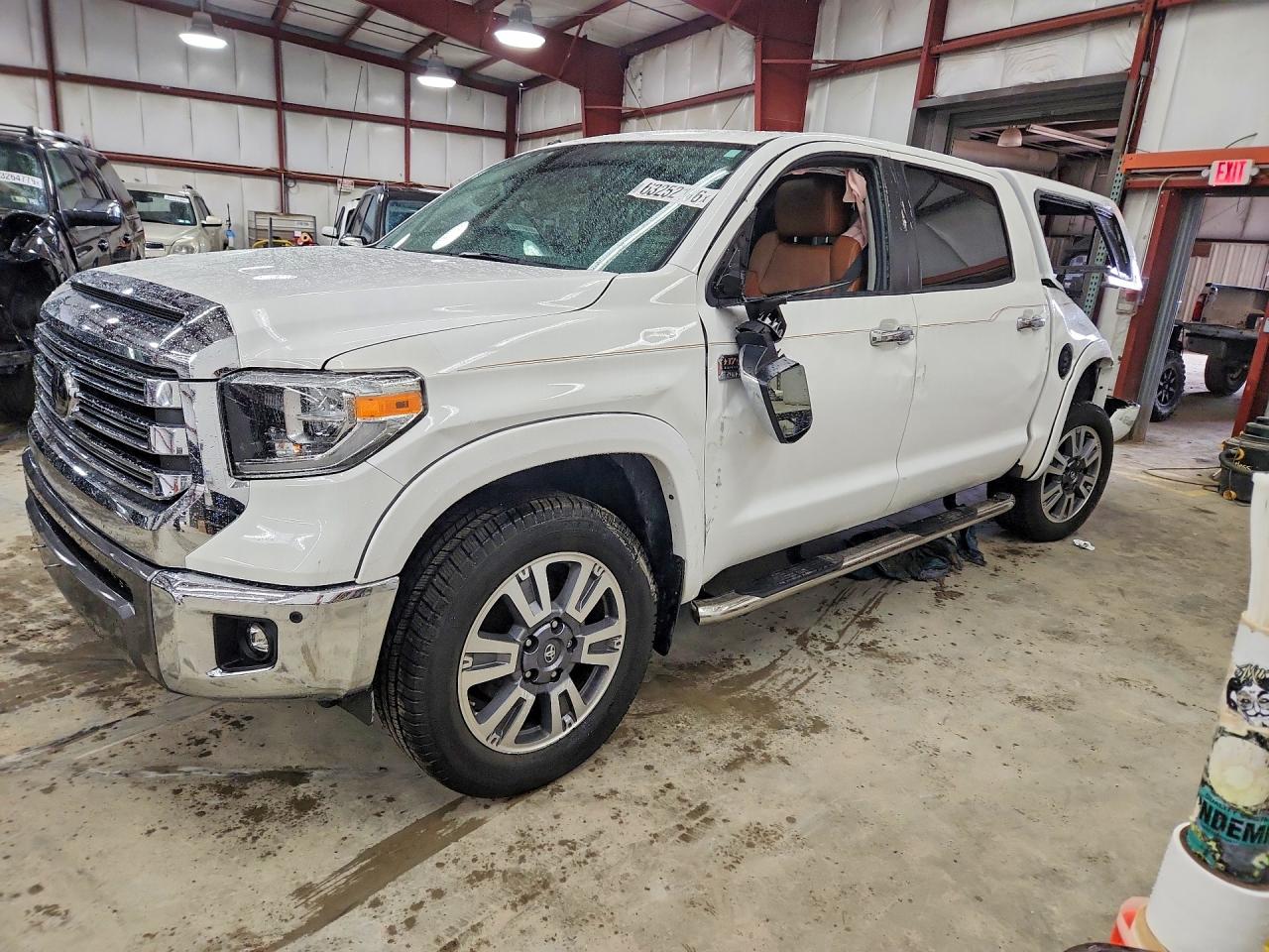 5TFAW5F12JX692951 · 2018 TOYOTA TUNDRA