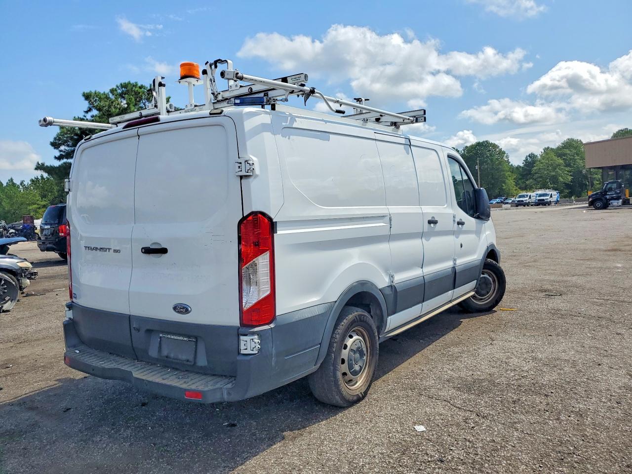 1FTYE1ZM2JKA81573 · 2018 FORD TRANSIT · 3/13