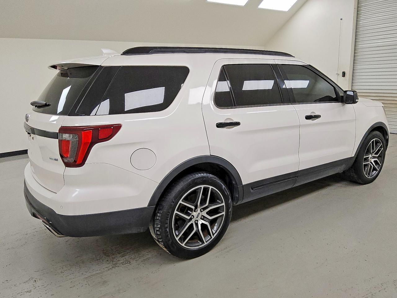 1FM5K8GT5HGD63696 · 2017 FORD EXPLORER · 3/13