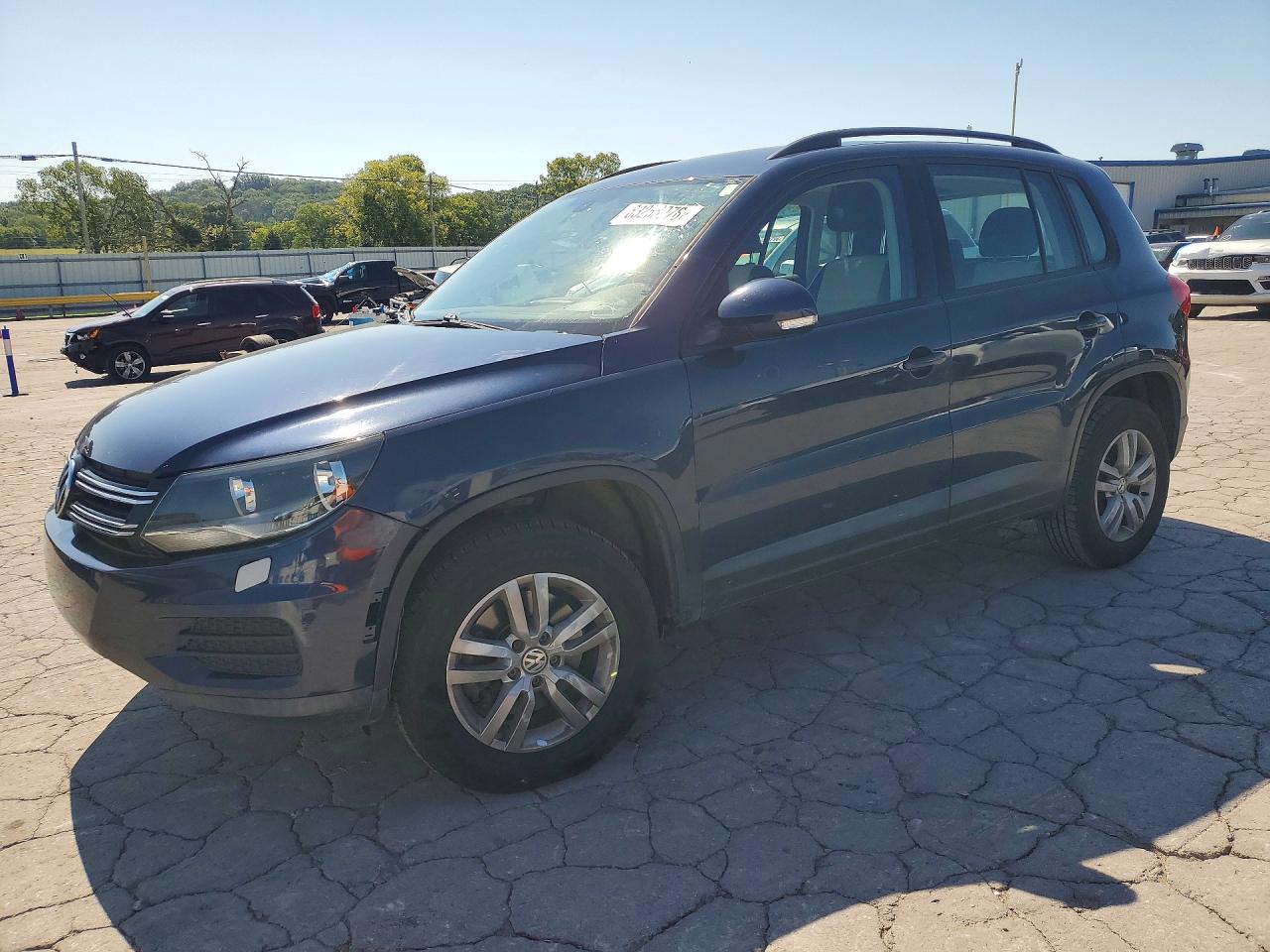 WVGAV7AX7GW586595 · 2016 VOLKSWAGEN TIGUAN