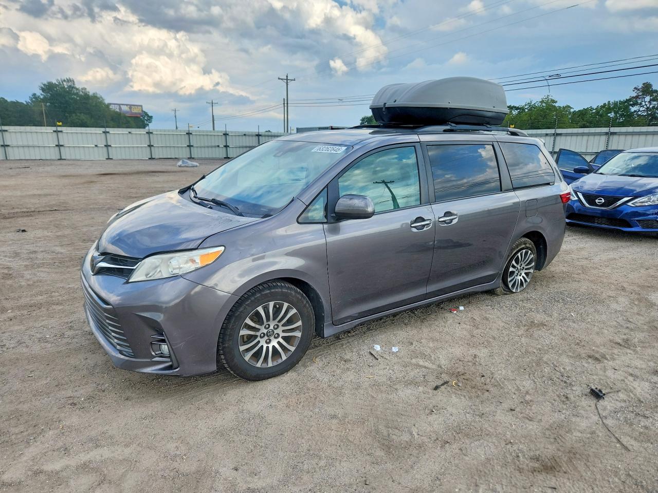5TDYZ3DC5JS929968 · 2018 TOYOTA SIENNA