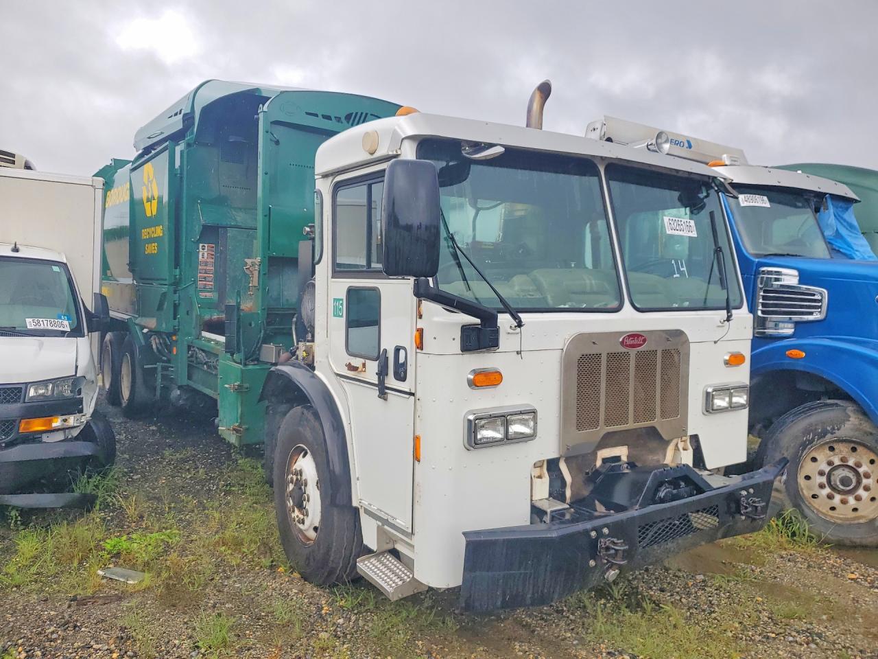3BPZLH0X4GF100625 · 2016 PETERBILT 320 · 4/13