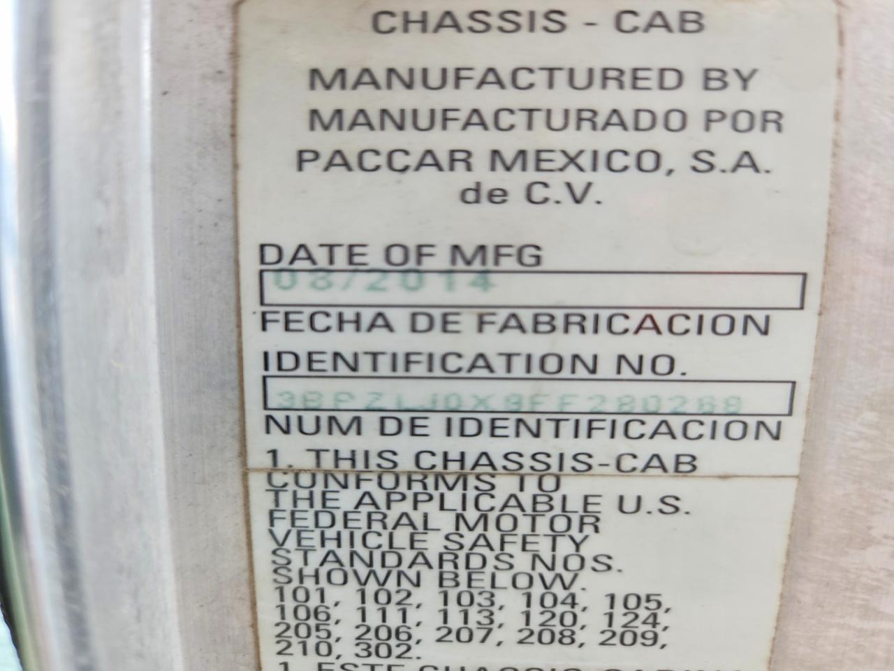 3BPZLJ0X9FF280268 · 2016 PETERBILT 320 · 11/12